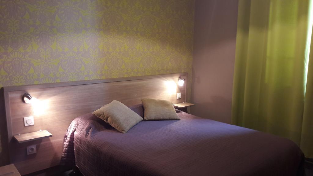 Logis Hotel Restaurant De La Poste Le Mêle-sur-Sarthe 외부 사진