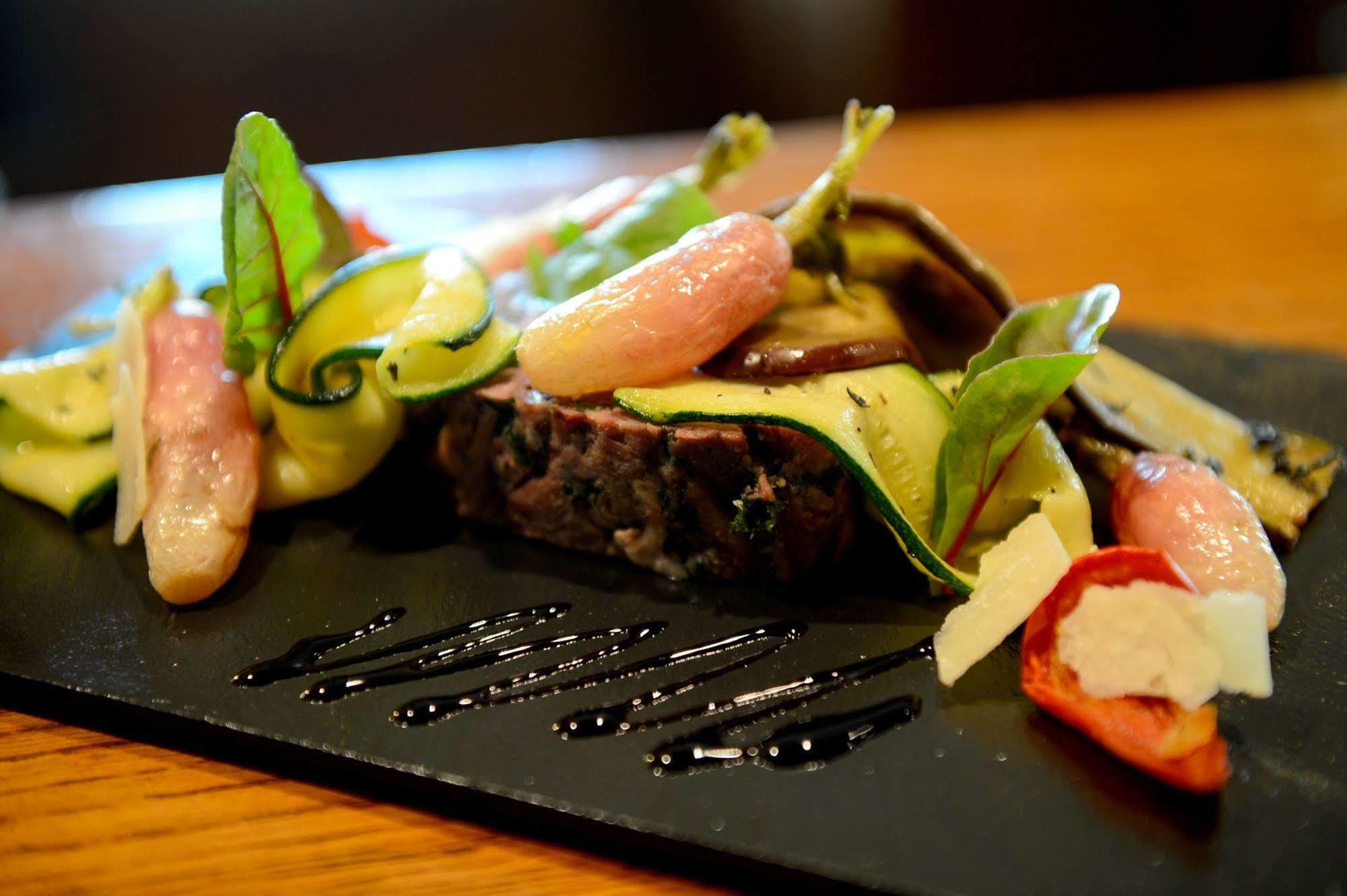 Logis Hotel Restaurant De La Poste Le Mêle-sur-Sarthe 외부 사진