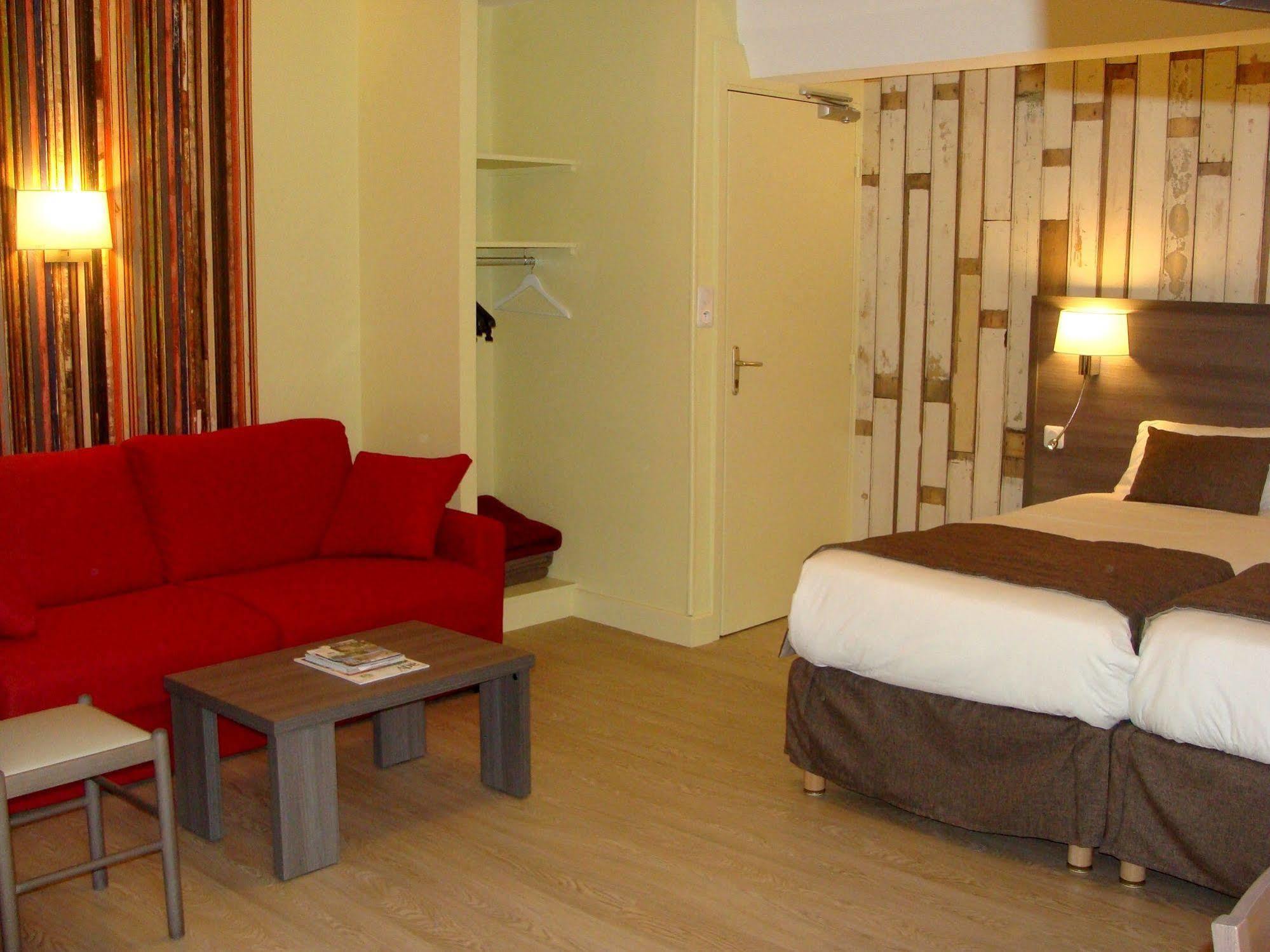 Logis Hotel Restaurant De La Poste Le Mêle-sur-Sarthe 외부 사진