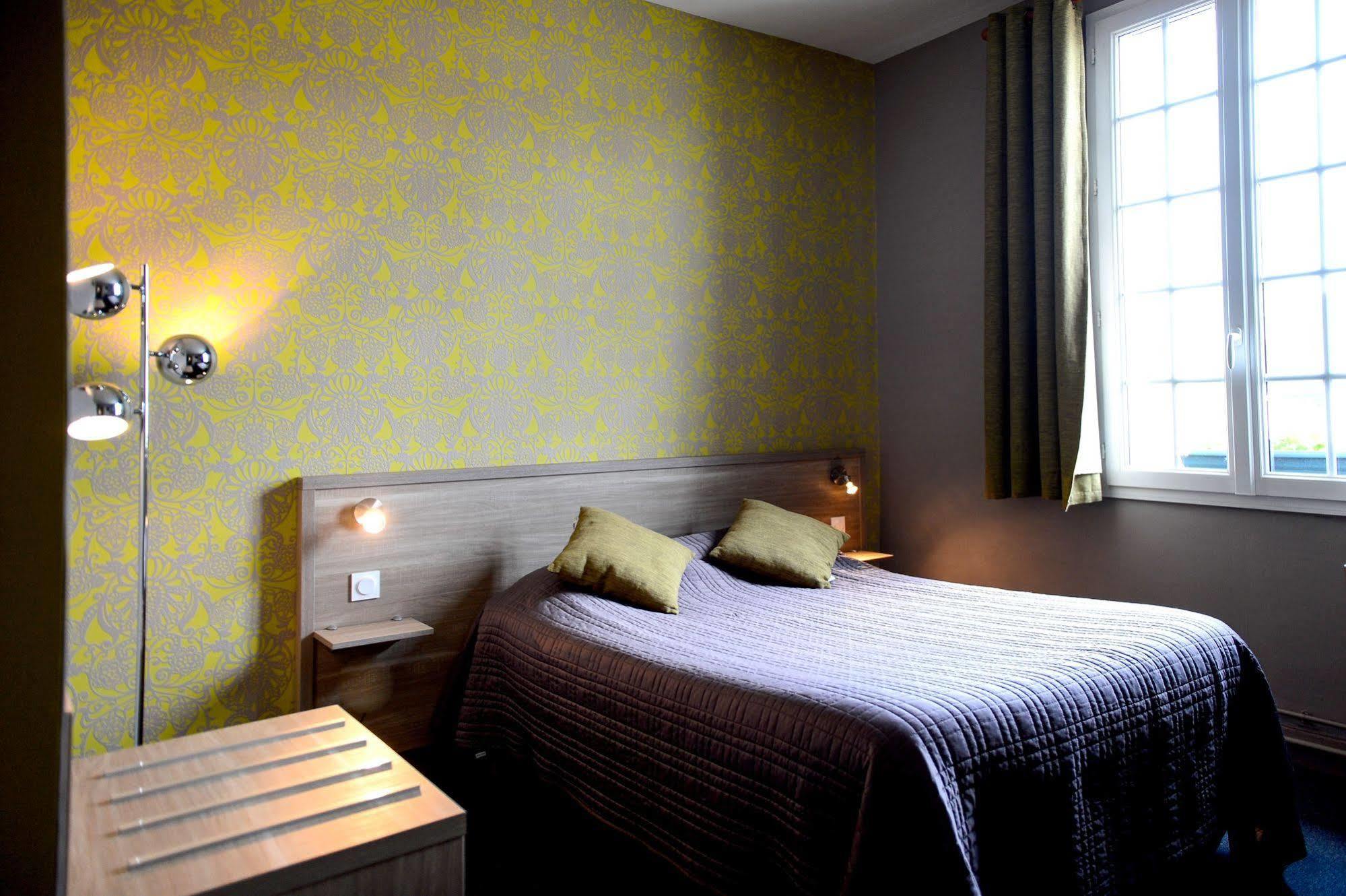 Logis Hotel Restaurant De La Poste Le Mêle-sur-Sarthe 외부 사진