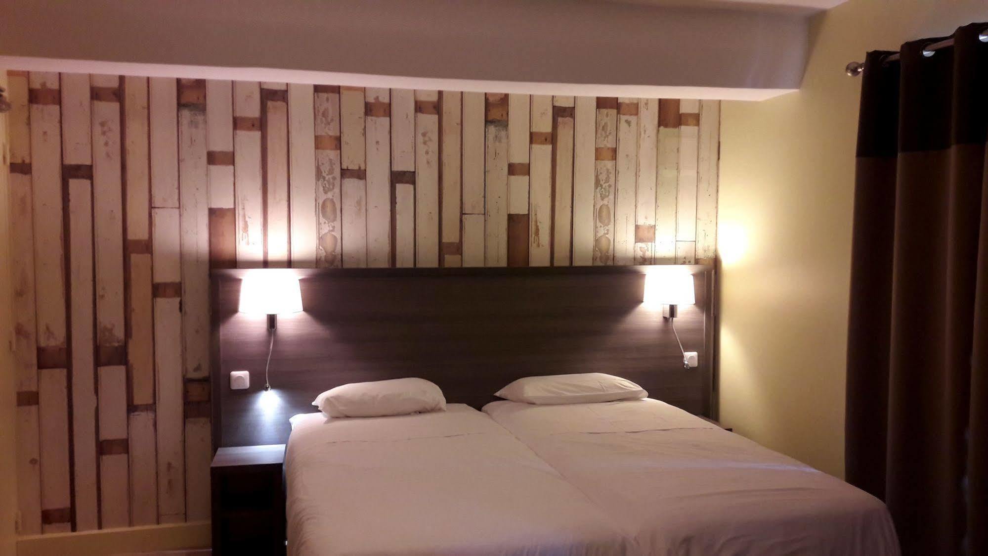 Logis Hotel Restaurant De La Poste Le Mêle-sur-Sarthe 외부 사진