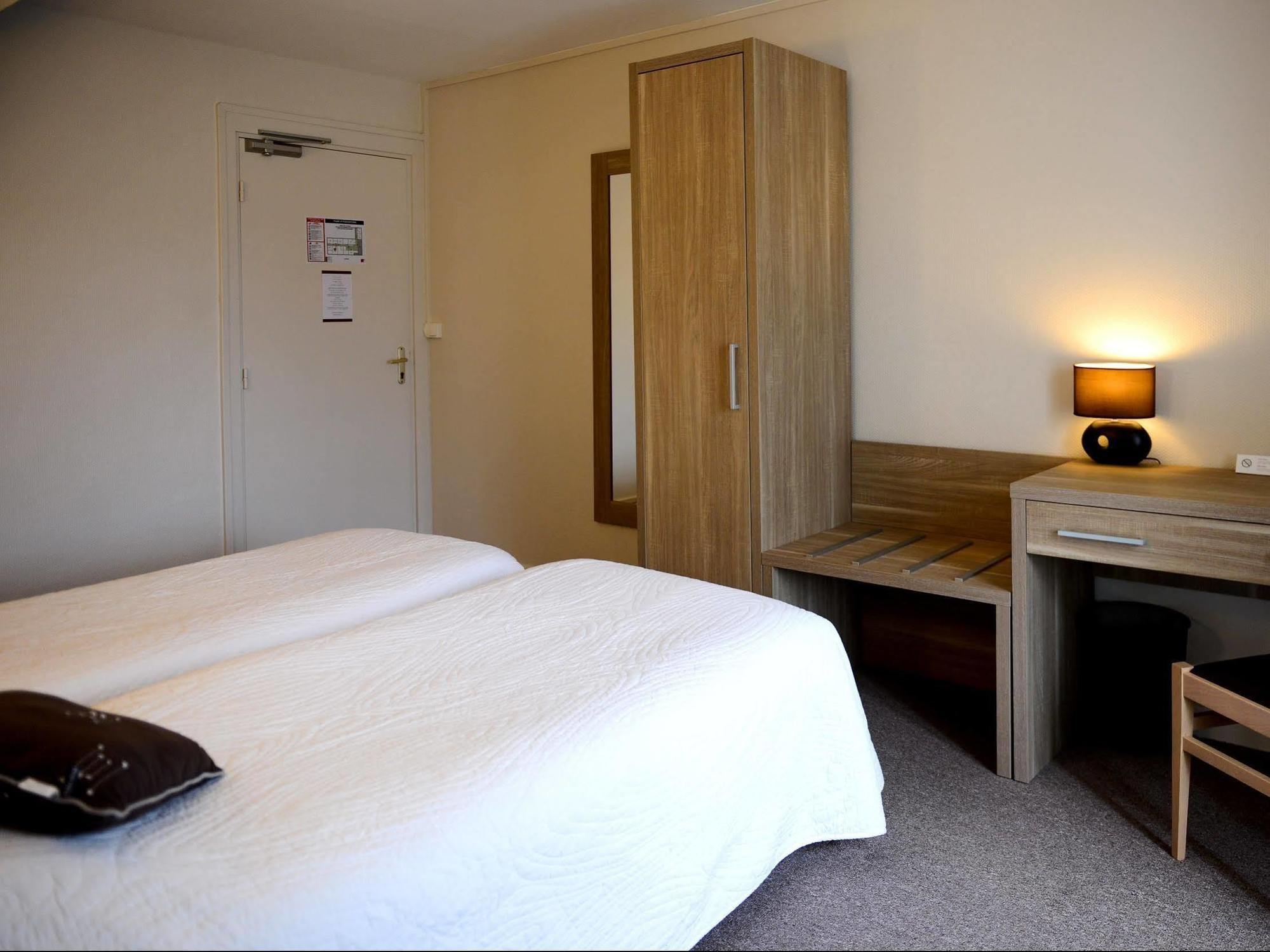 Logis Hotel Restaurant De La Poste Le Mêle-sur-Sarthe 외부 사진
