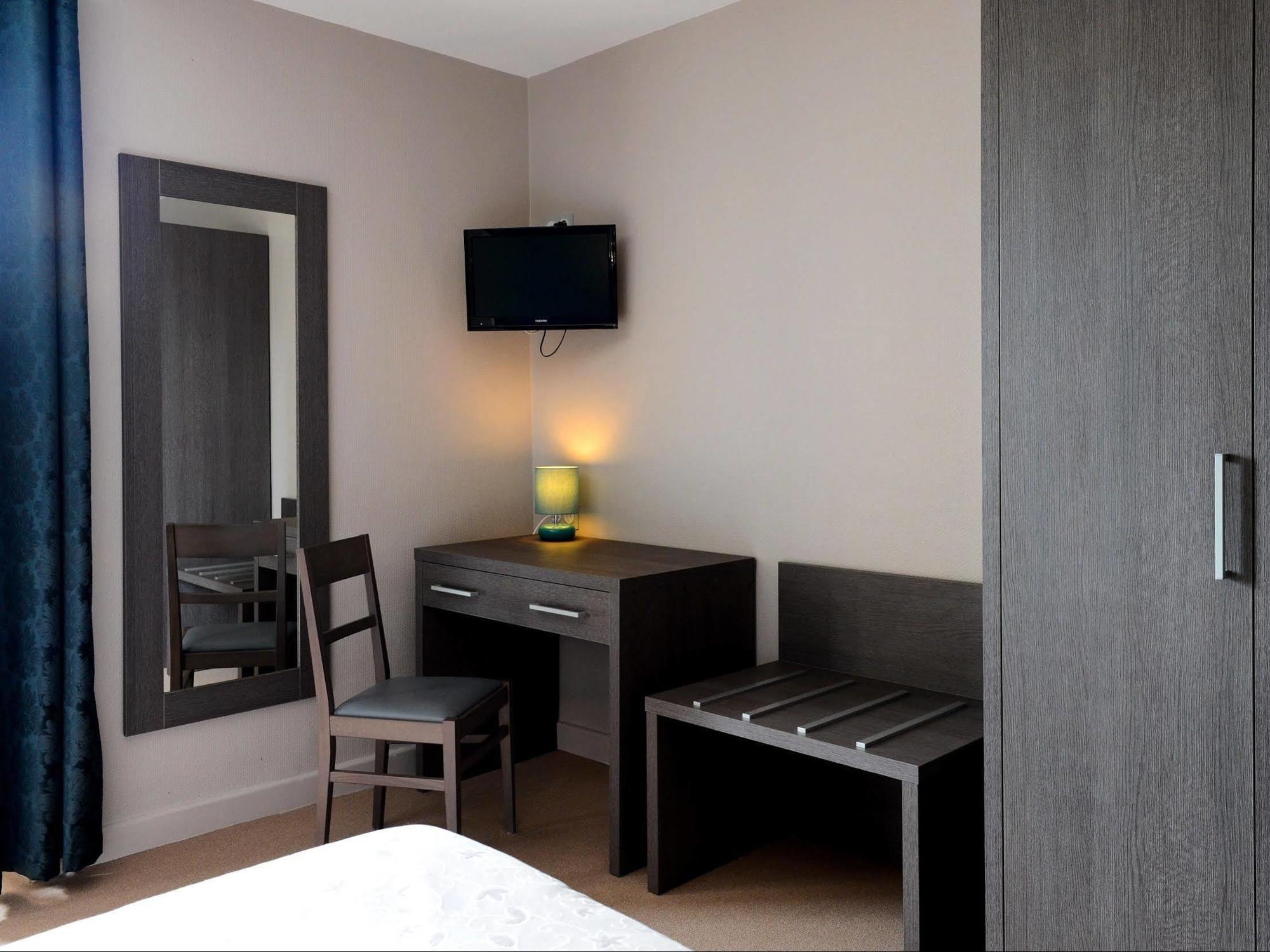 Logis Hotel Restaurant De La Poste Le Mêle-sur-Sarthe 외부 사진