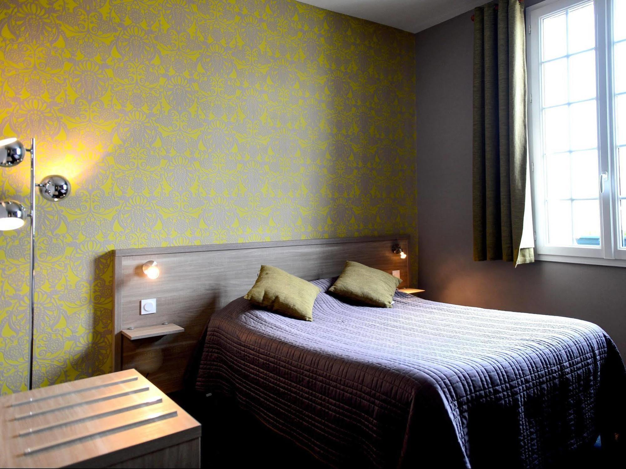 Logis Hotel Restaurant De La Poste Le Mêle-sur-Sarthe 외부 사진