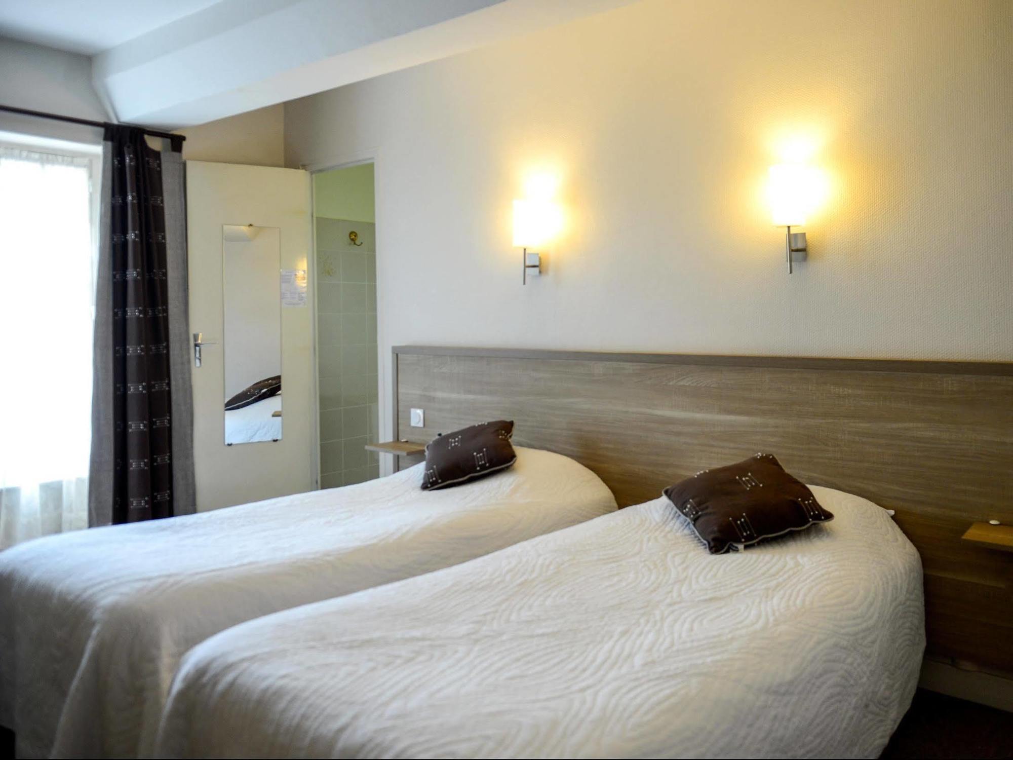 Logis Hotel Restaurant De La Poste Le Mêle-sur-Sarthe 외부 사진